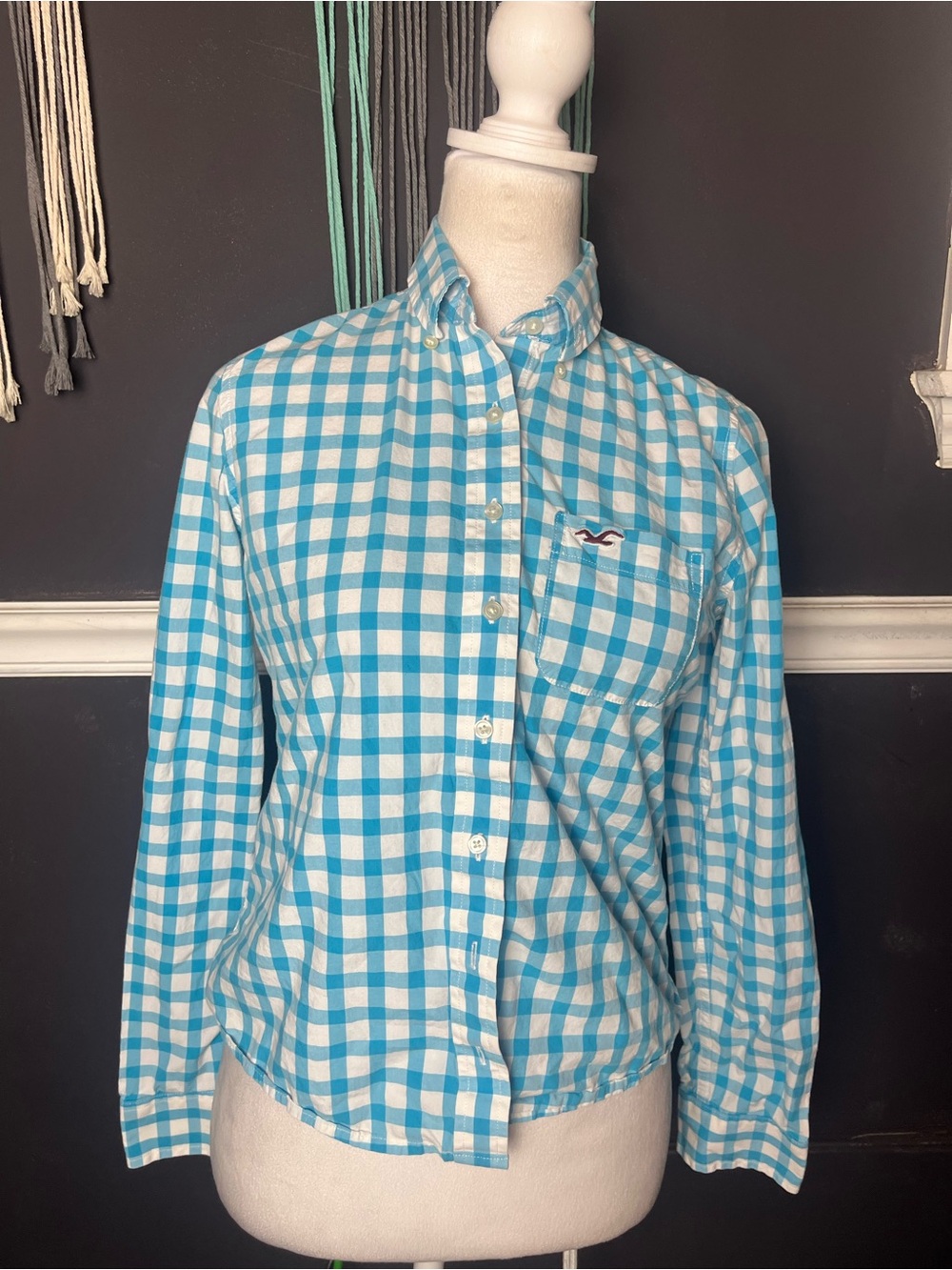 Hollister size small blue/white plaid button up long sleeve shirt